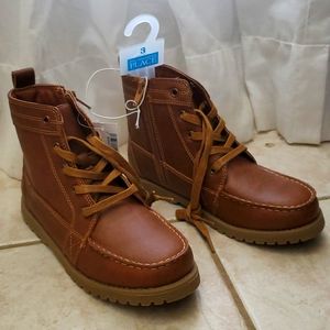 Brown ankle boot for boy